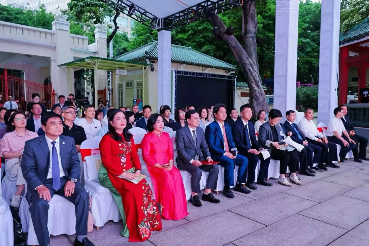 Khai mạc triển lãm chuyên đề 'Đường Cách mạng - Đồng chí Hồ Chí Minh ở Trung Quốc' tại Quảng Châu