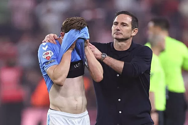 HLV Lampard thua ở vòng bán kết play-off thăng hạng Ngoại hạng Anh HLV Lampard thua ở vòng bán kết play-off thăng hạng Ngoại hạng Anh