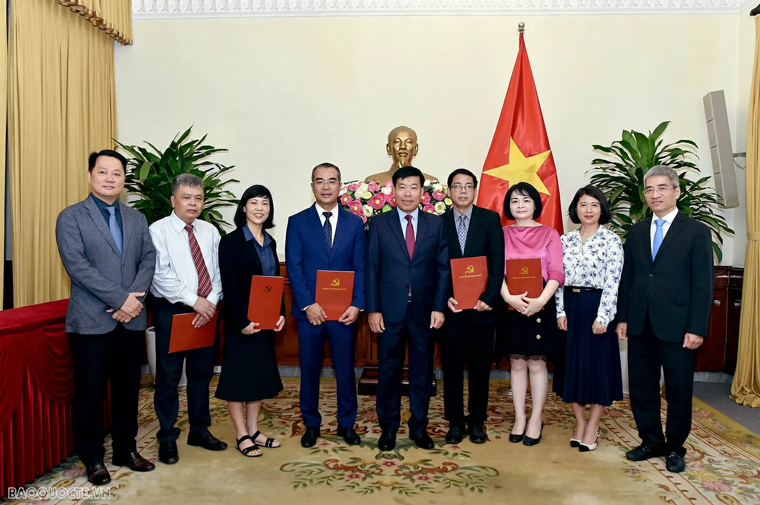 Bộ Ngoại giao kiện toàn nhân sự cơ quan tham mưu giúp việc Đảng ủy Bộ Bộ Ngoại giao kiện toàn nhân sự cơ quan tham mưu giúp việc Đảng ủy Bộ