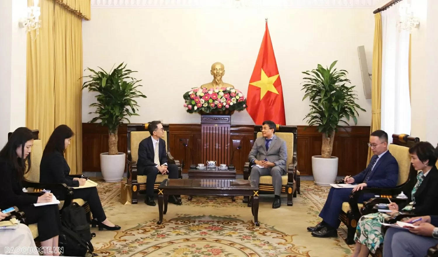 Thứ trưởng Thường trực Nguyễn Minh Vũ tiếp Cục trưởng Cục ASEAN và Đông Nam Á, Bộ Ngoại giao Hàn Quốc Thứ trưởng Thường trực Nguyễn Minh Vũ tiếp Cục trưởng Cục ASEAN và Đông Nam Á, Bộ Ngoại giao Hàn Quốc