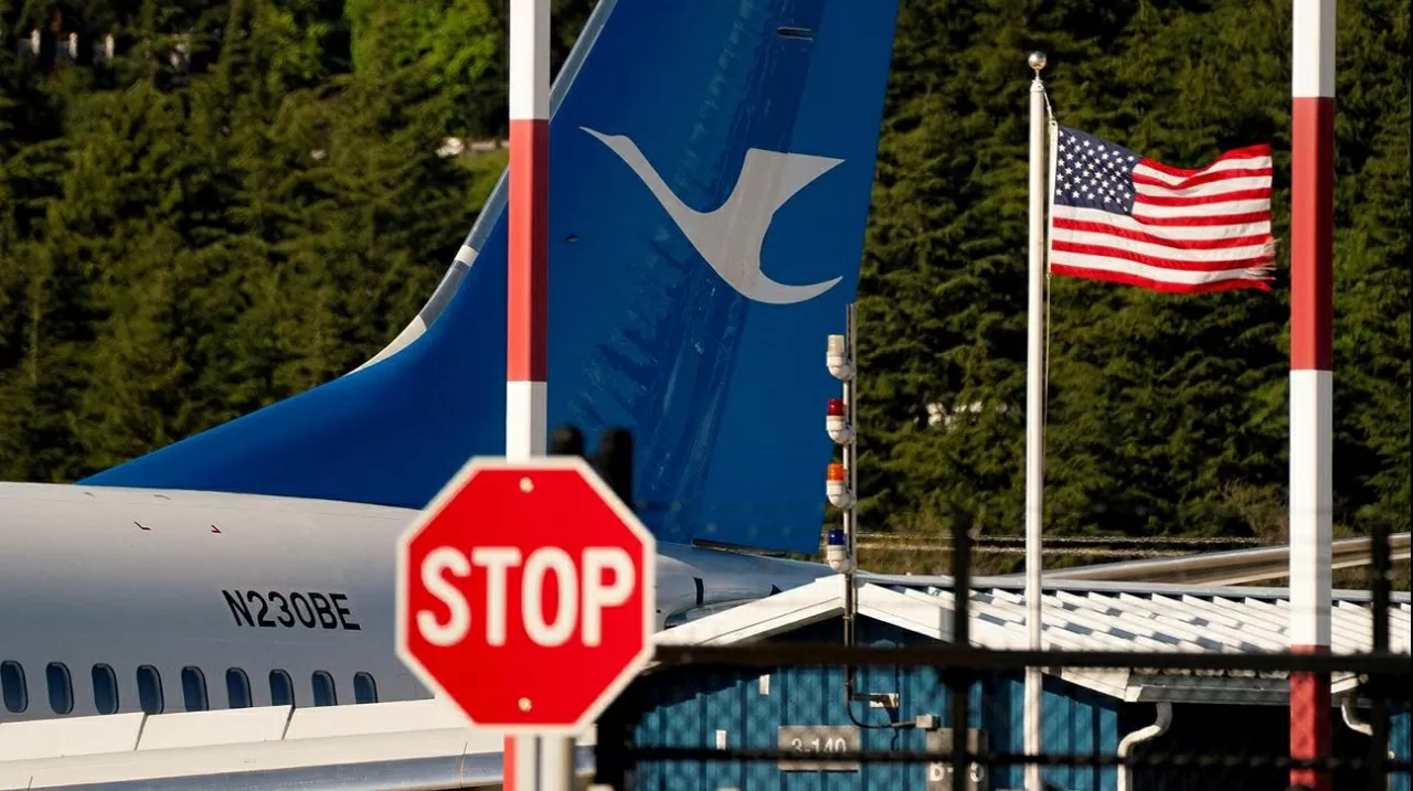 Máy bay Boeing 737 MAX 8 đáng lẽ bàn giao cho một hãng hàng không Trung Quốc đã quay về Mỹ hôm 19/4 trong bối cảnh căng thẳng thuế quan. (Nguồn: Reuters) Máy bay Boeing 737 MAX 8 đáng lẽ bàn giao cho một hãng hàng không Trung Quốc đã quay về Mỹ hôm 19/4 trong bối cảnh căng thẳng thuế quan. (Nguồn: Reuters)