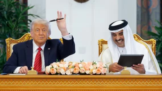 Tổng thống Mỹ Donald Trump thăm Qatar, đạt cam kết lịch sử