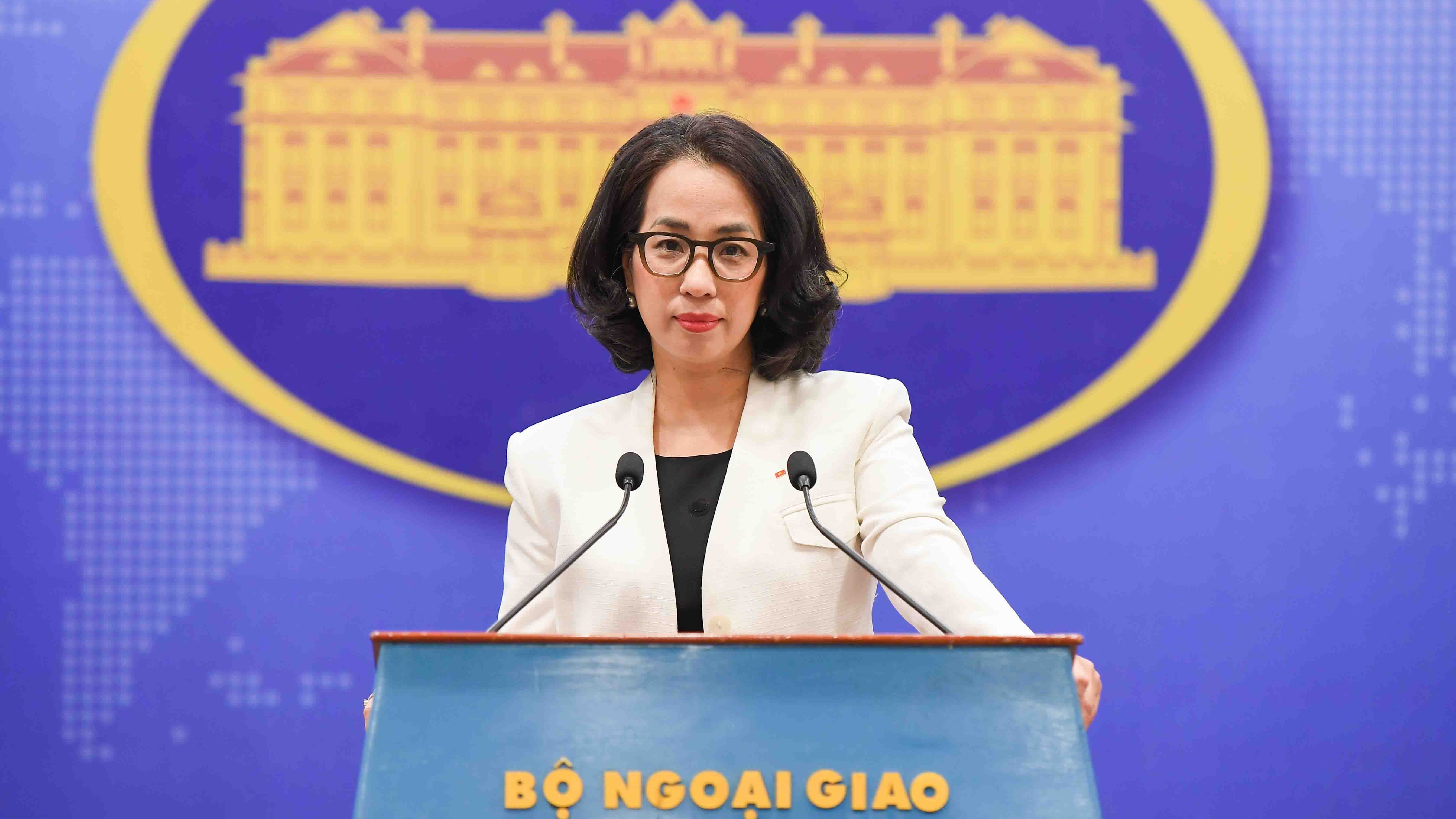 Việt Nam trao công hàm phản đối Trung Quốc về lệnh cấm đánh bắt cá ở Biển Đông