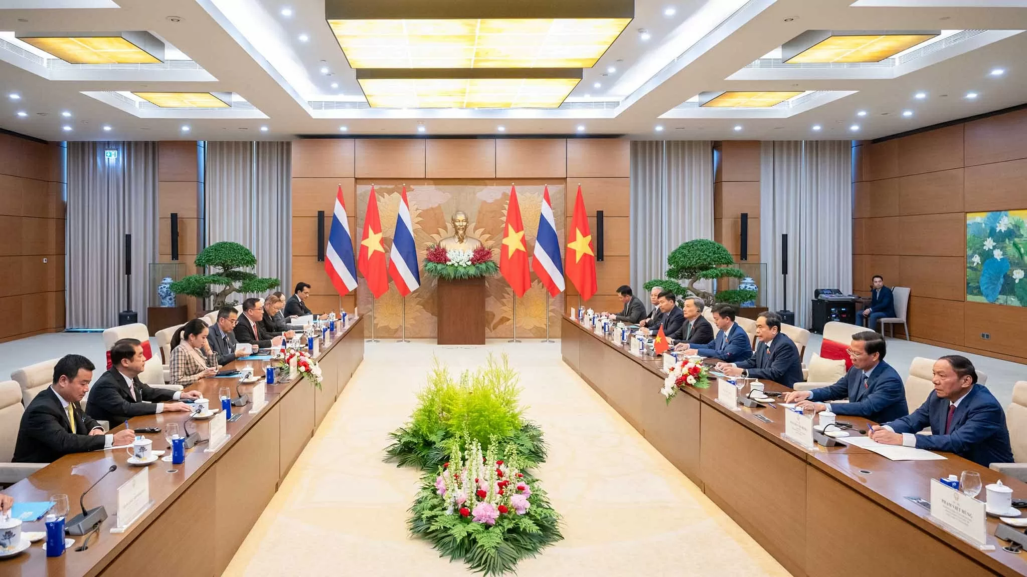 Chủ tịch Quốc hội Trần Thanh Mẫn hội kiến Thủ tướng Thái Lan Paetongtarn Shinawatra Chủ tịch Quốc hội Trần Thanh Mẫn hội kiến Thủ tướng Thái Lan Paetongtarn Shinawatra