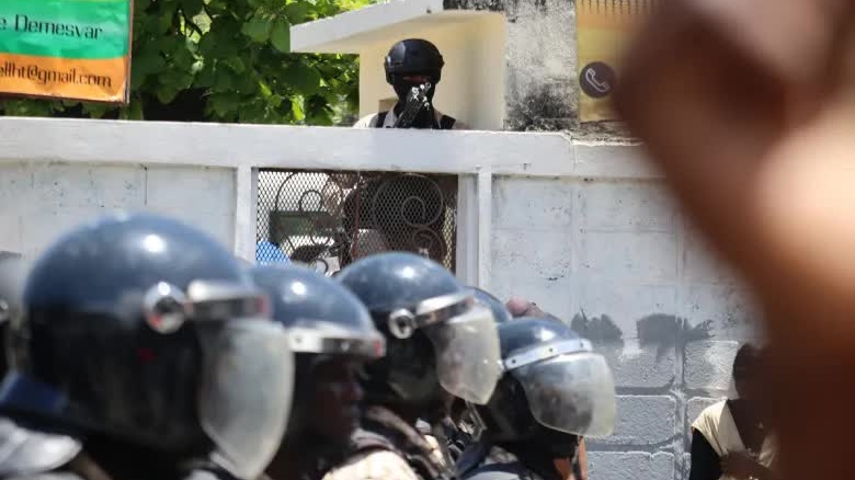 Haiti: Nhà máy thủy điện trọng yếu bị tấn công, toàn lãnh thổ chìm trong cảnh mất điện