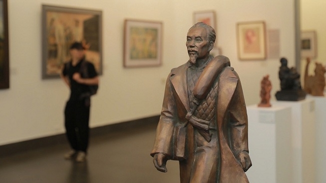 Khắc họa cuộc đời bình dị và sự nghiệp cách mạng vĩ đại của Chủ tịch Hồ Chí Minh