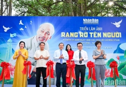 Khai mạc triển lãm và ra mắt ấn phẩm đặc biệt kỷ niệm 135 năm Ngày sinh Chủ tịch Hồ Chí Minh