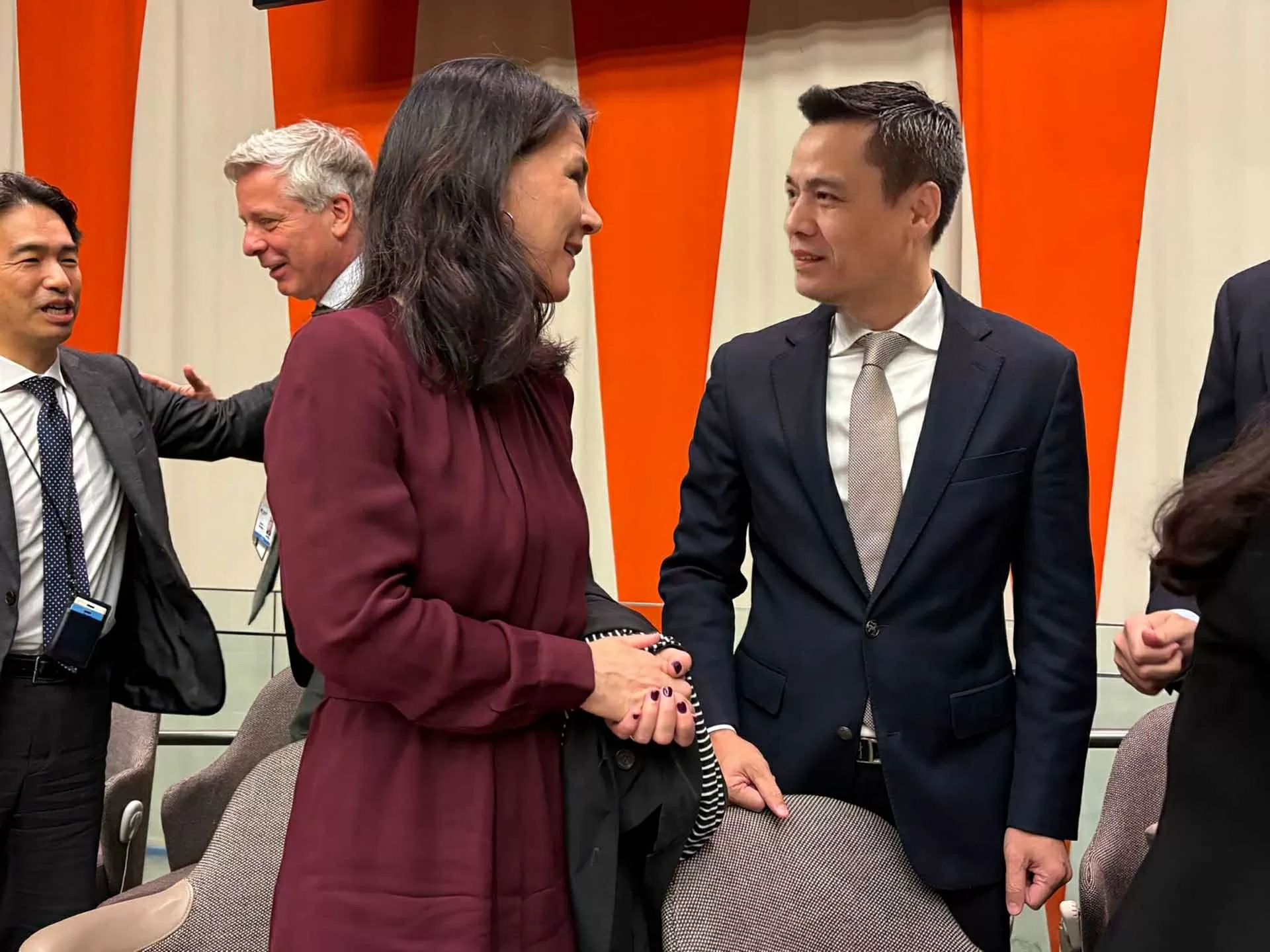 Việt Nam khẳng định tiếp tục hợp tác và đóng góp tích cực cho Văn phòng Chủ tịch Đại hội đồng Liên hợp quốc Việt Nam khẳng định tiếp tục hợp tác và đóng góp tích cực cho Văn phòng Chủ tịch Đại hội đồng Liên hợp quốc