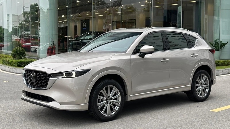Top 10 xe ô tô động cơ đốt trong bán chạy nhất tháng 4/2025: Mazda-CX5 bức tốc mạnh mẽ
