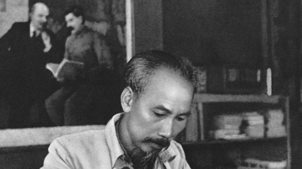 Bài 3 - Học văn hóa ngoại giao Hồ Chí Minh từ những điều giản dị...