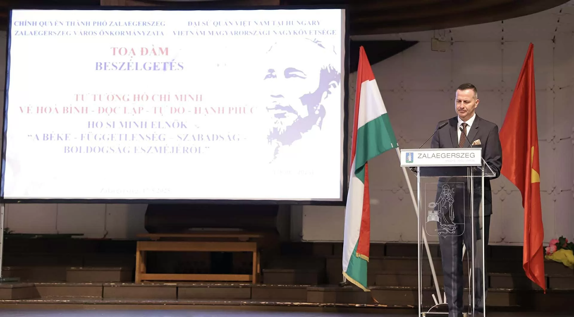 Tọa đàm về tư tưởng hòa bình, độc lập, tự do, hạnh phúc của Chủ tịch Hồ Chí Minh tại thành phố Zalaegerszeg Tọa đàm về tư tưởng hòa bình, độc lập, tự do, hạnh phúc của Chủ tịch Hồ Chí Minh tại thành phố Zalaegerszeg