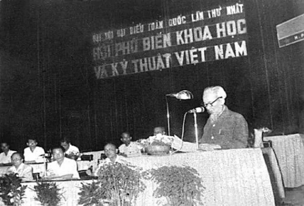 Chủ tịch Hồ Chí Minh: Người đặt nền móng cho khoa học, công nghệ Việt Nam Chủ tịch Hồ Chí Minh: Người đặt nền móng cho khoa học, công nghệ Việt Nam