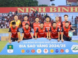 Thủ môn Văn Lâm lần đầu tiên vô địch cấp câu lạc bộ, cùng CLB Ninh Bình lên hạng V-League 2025/26