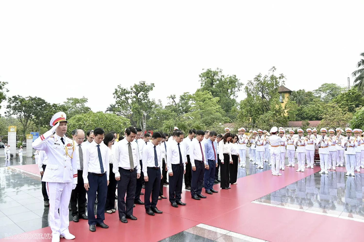 Bộ Ngoại giao vào Lăng viếng Chủ tịch Hồ Chí Minh nhân kỷ niệm 135 năm ngày sinh của Người (19/5/1890 – 19/5/2025) Đoàn Bộ Ngoại giao vào Lăng viếng Chủ tịch Hồ Chí Minh nhân kỷ niệm 135 năm Ngày sinh của Người