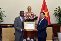 Phó Thủ tướng, Bộ trưởng Ngoại giao Bùi Thanh Sơn tiếp Giám đốc Trung tâm Di sản thế giới của UNESCO