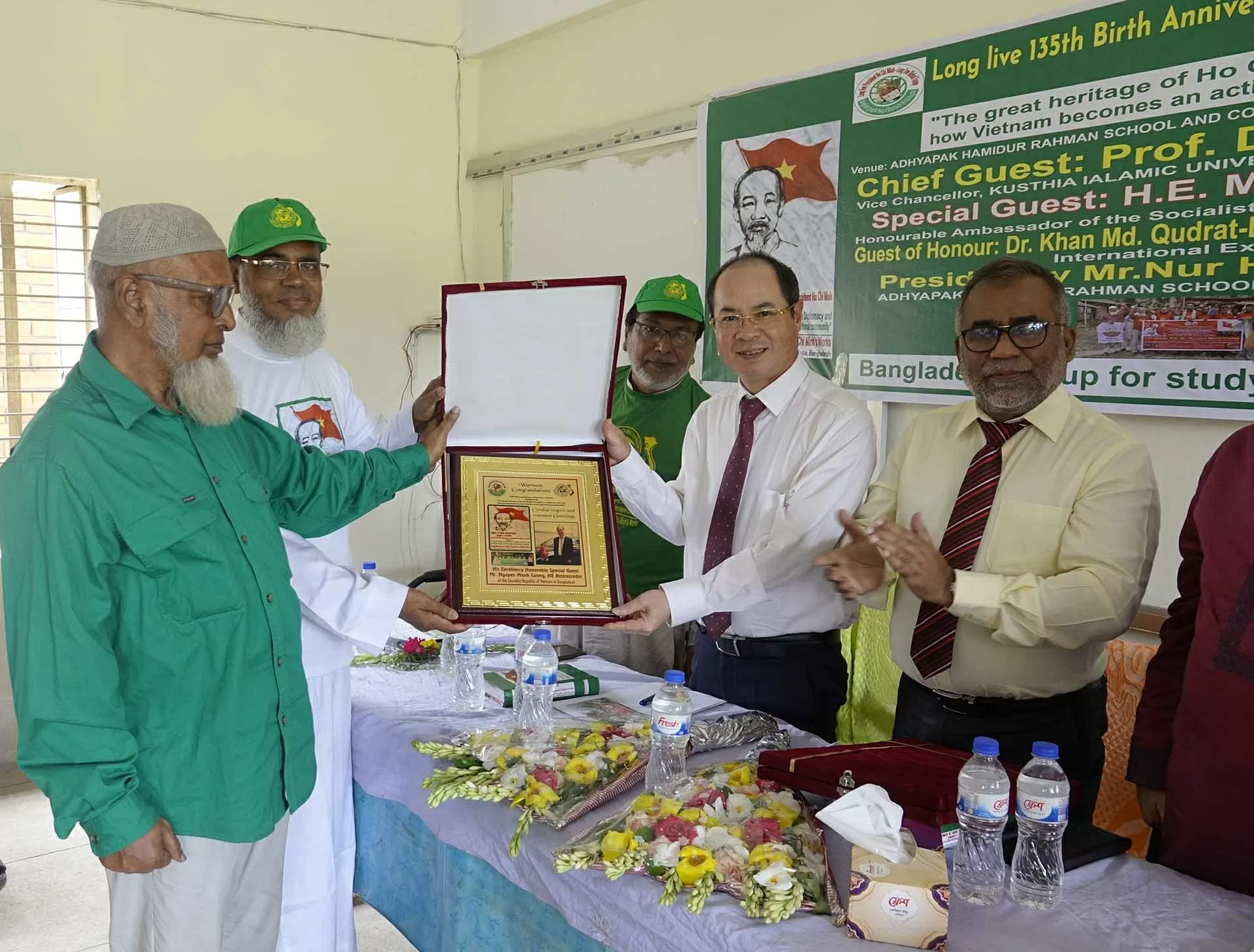 Tư tưởng ngoại giao Hồ Chí Minh là di sản vô giá của dân tộc Việt Nam Tư tưởng ngoại giao Hồ Chí Minh là di sản vô giá của dân tộc Việt Nam