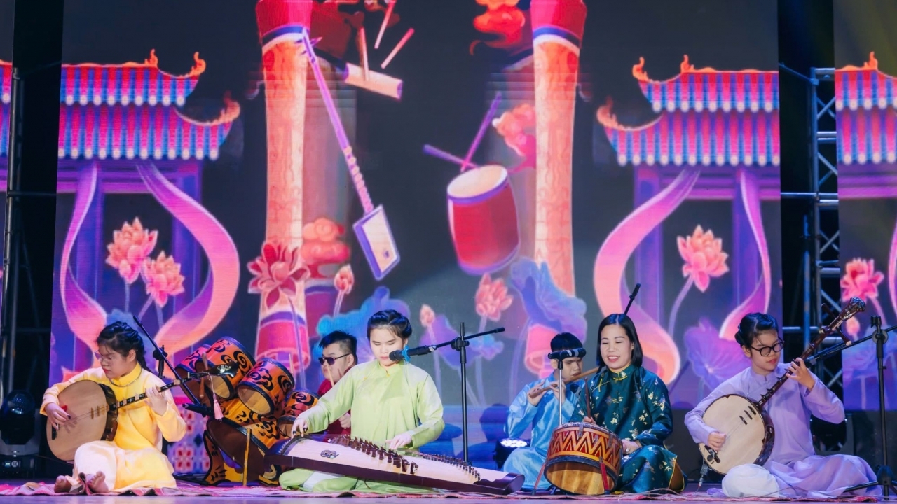 Liveshow 'Hoa trên đá': Khi âm nhạc xoá tan bóng tối, lan toả nghị lực và khát vọng sống