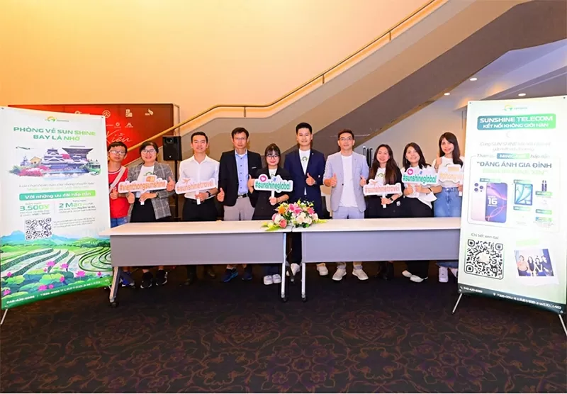 SUNSHINE TRAVEL luôn đồng hành cùng khách hàng trên những hành trình đáng nhớ.