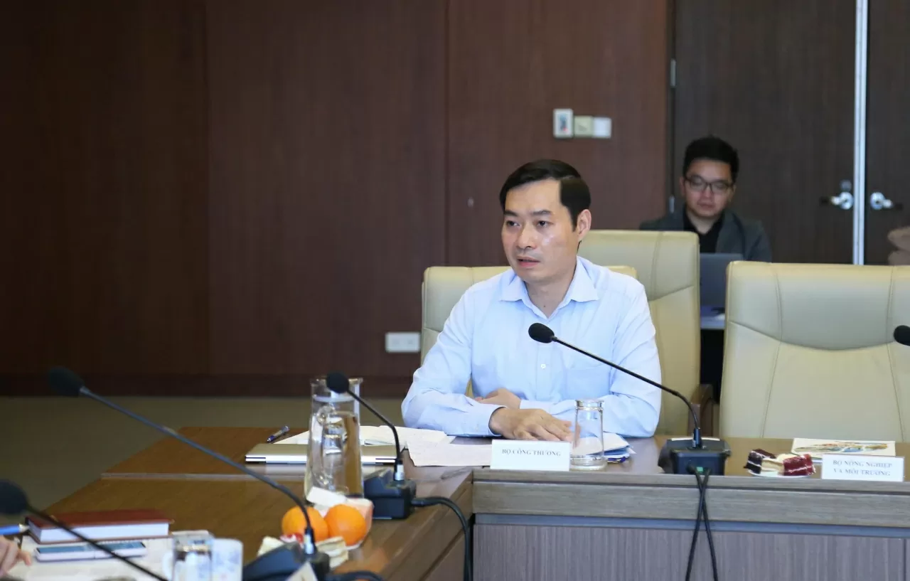 Ông Nguyễn Phúc Nam, Phó Vụ trưởng Vụ Thị trường châu Á châu Phi, Bộ Công Thương nêu lên tình hinh thương mại giữa Việt Nam và Trung Đông-Châu Phi năm vừa qua. (Ảnh: Thành Long)