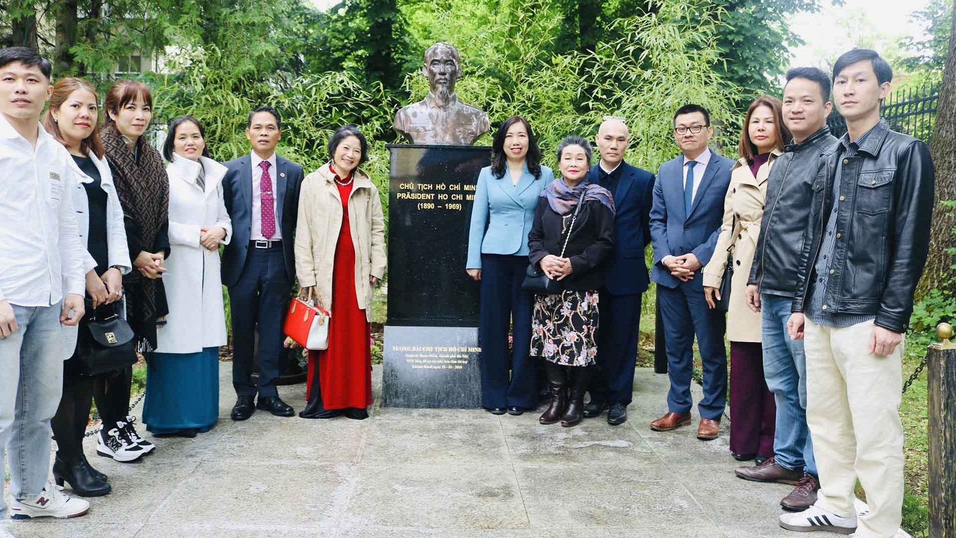 Đại sứ quán Việt Nam tại Áo tổ chức Tưởng niệm nhân 135 năm Ngày sinh Chủ tịch Hồ Chí Minh