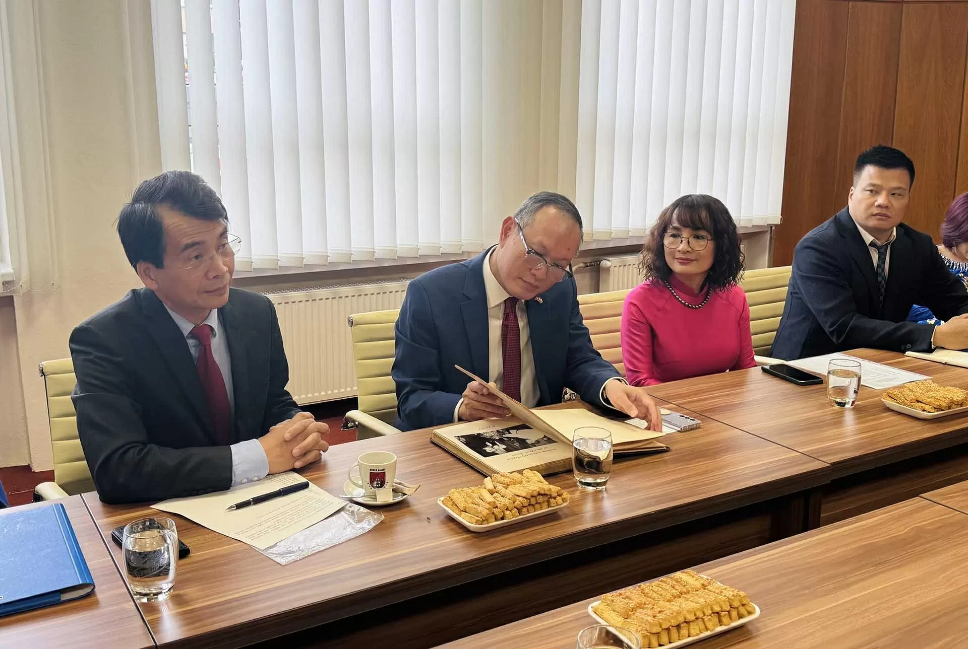 Kỷ niệm 135 năm Ngày sinh Chủ tịch Hồ Chí Minh tại Slovakia Kỷ niệm 135 năm Ngày sinh Chủ tịch Hồ Chí Minh tại Slovakia