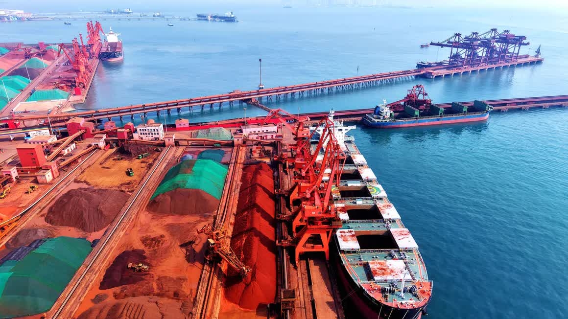 'Gật đầu' hoãn thuế, Trung Quốc vẫn giữ chặt 'vũ khí' mạnh - đòn bẩy đàm phán thương mại với Mỹ