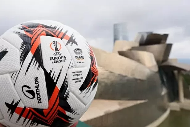 Man Utd công bố đội hình đấu Totteham: Tổn thất trung vệ Man Utd công bố đội hình đấu Totteham: Tổn thất trung vệ