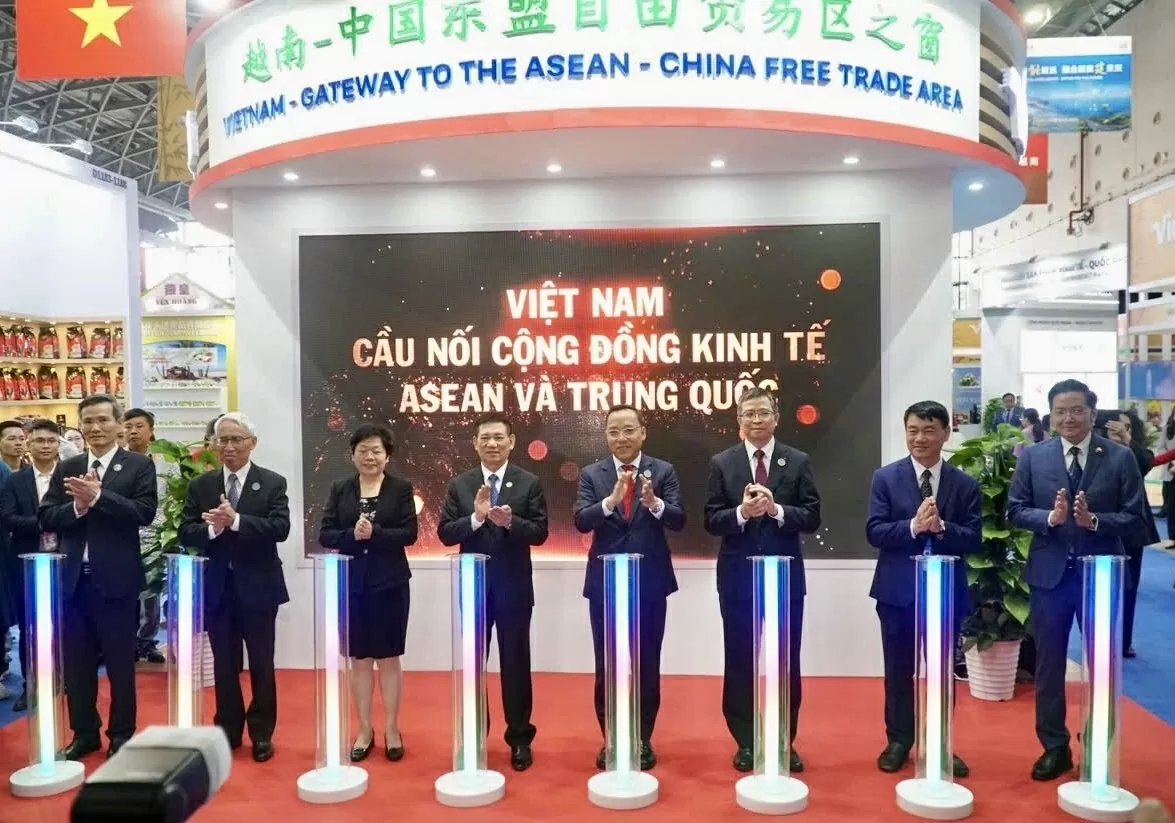 Nam Ninh: Mạch chảy thương mại số và logistics hiện đại Việt Nam - Trung Quốc Nam Ninh: Kênh mở rộng dòng chảy thương mại số và logistics hiện đại Việt Nam-Trung Quốc