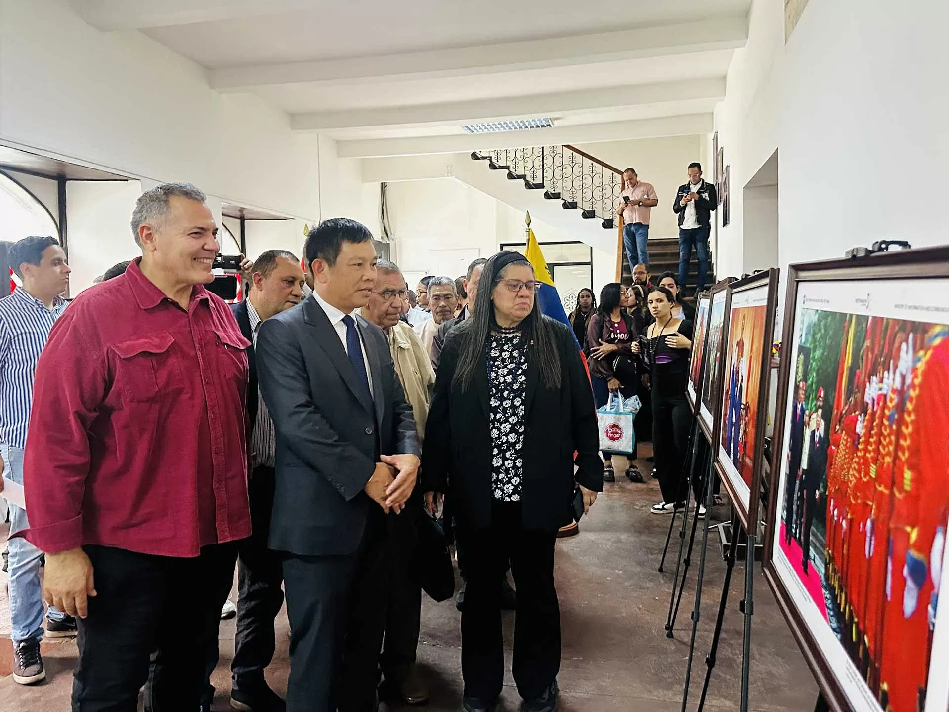 Tọa đàm ‘Thân thế và sự nghiệp Chủ tịch Hồ Chí Minh’ tại Venezuela Tọa đàm ‘Thân thế và sự nghiệp Chủ tịch Hồ Chí Minh’ tại Venezuela