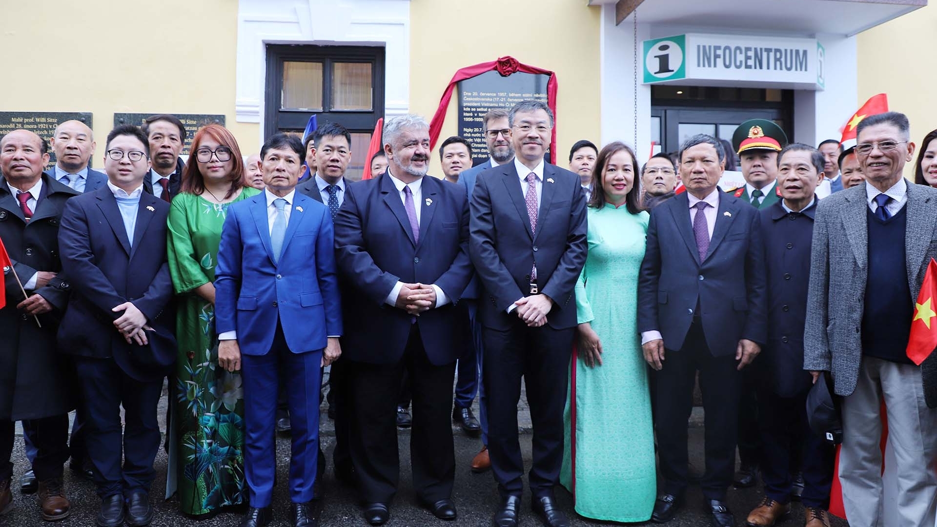 Khánh thành bia lưu niệm về chuyến thăm của Chủ tịch Hồ Chí Minh tại Chrastava, Cộng hòa Czech