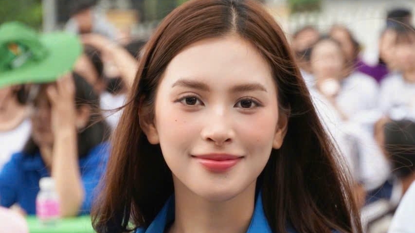 Sao Việt: Hoa hậu Trần Tiểu Vy xinh tươi, diễn viên Đình Tú năng động xuống phố