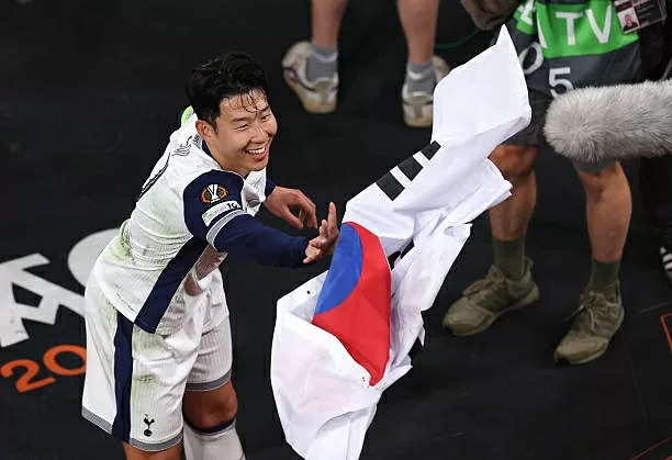 Tottenham thắng Man Utd, Son bật khóc vì danh hiệu đầu tiên ở châu Âu Tottenham thắng Man Utd, Son bật khóc vì danh hiệu đầu tiên ở châu Âu