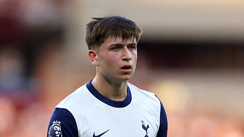 Mikey Moore trở thành cầu thủ trẻ nhất lịch sử vô địch UEFA Europa League