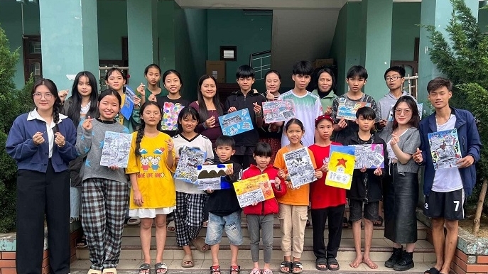 Trẻ em Việt khắp thế giới vẽ quê hương bằng cả trái tim