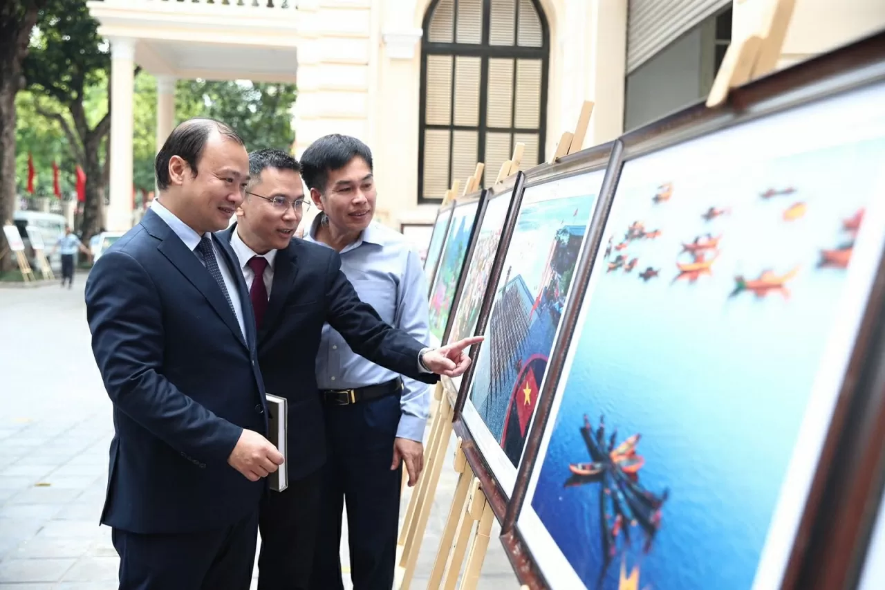 Phát động Giải thưởng thường niên truyền thông về quyền con người 'Việt Nam Hạnh phúc - Happy Vietnam 2025' Phát động Giải thưởng thường niên truyền thông về quyền con người 'Việt Nam Hạnh phúc - Happy Vietnam 2025'