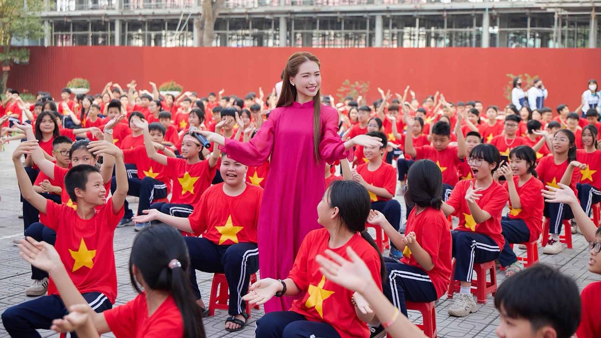 ‘Trồng người’ bằng nghệ thuật