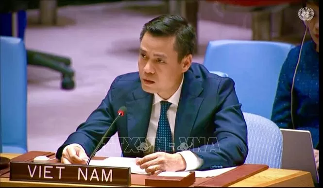 Việt Nam kêu gọi tuân thủ luật pháp quốc tế và thúc đẩy hợp tác đa phương nhằm tăng cường an ninh biển Việt Nam kêu gọi tuân thủ luật pháp quốc tế và thúc đẩy hợp tác đa phương nhằm tăng cường an ninh biển