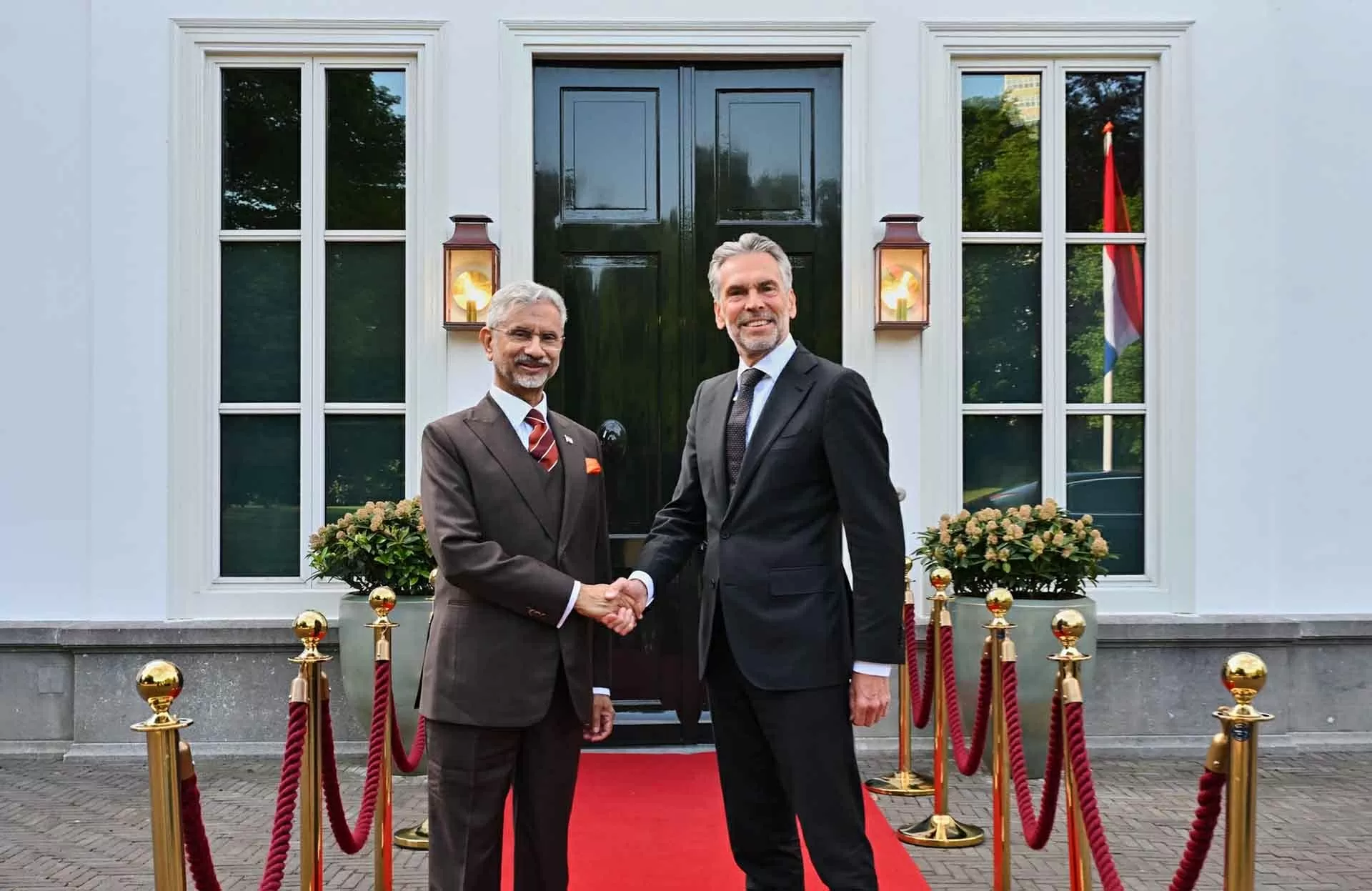 Ngoại trưởng Ấn Độ Subrahmanyam Jaishankar gặp Thủ tướng Thủ tướng Hà Lan Dick Schoof. (Nguồn: X@DrSJaishankar) Ngoại trưởng Ấn Độ Subrahmanyam Jaishankar gặp Thủ tướng Thủ tướng Hà Lan Dick Schoof. (Nguồn: X@DrSJaishankar)
