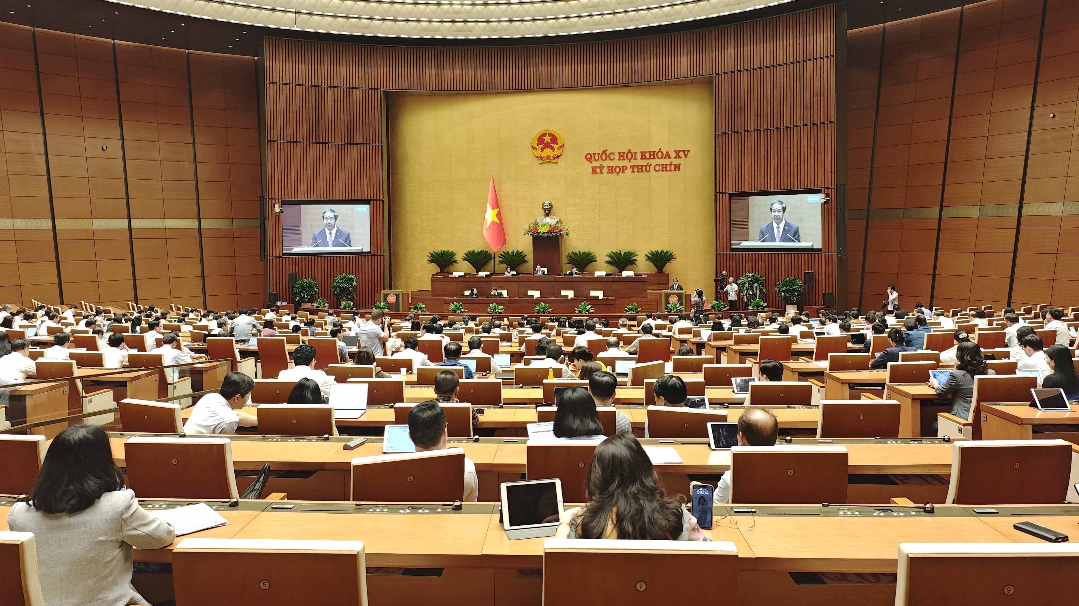 Chính sách về miễn, hỗ trợ học phí: Cần nghiên cứu hình thức bảo đảm tính công bằng