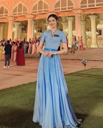 Miss World 2025: Hoa hậu Ý Nhi nhận nhiều lời khen phong cách thời trang tinh tế và thanh lịch