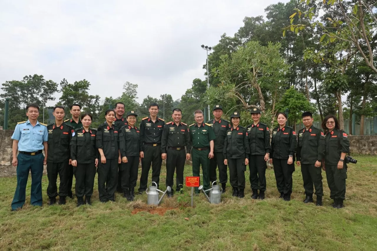 Tăng cường hợp tác giữa Bộ Công an và Bộ Quốc phòng trên lĩnh vực gìn giữ hòa bình LHQ Bộ Công an và Bộ Quốc phòng tăng cường hợp tác trong lĩnh vực gìn giữ hòa bình Liên hợp quốc