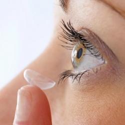 Kính áp tròng siêu thị lực mới cho phép mắt người nhìn thấy ánh sáng cận hồng ngoại