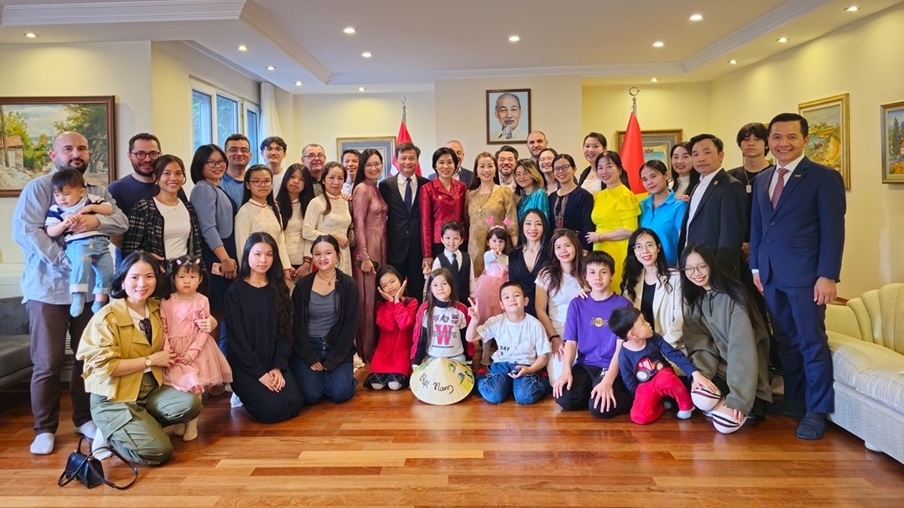 Đại sứ Đặng Thị Thu Hà gặp mặt cộng đồng người Việt Nam tại Thổ Nhĩ Kỳ