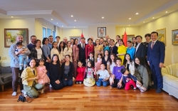 Đại sứ Đặng Thị Thu Hà gặp mặt cộng đồng người Việt Nam tại Thổ Nhĩ Kỳ