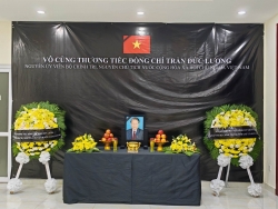 Tổng lãnh sự quán Việt Nam tại Sihanoukville mở sổ tang viếng nguyên Chủ tịch nước Trần Đức Lương