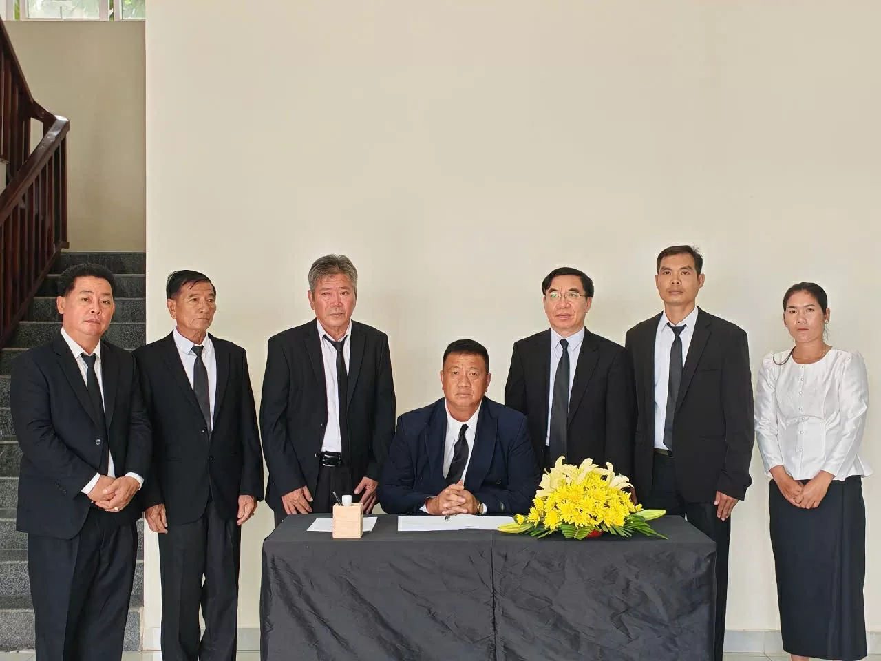 Tổng Lãnh sự quán Việt Nam tại Sihanoukville mở sổ tang viếng nguyên Chủ tịch nước Trần Đức Lương