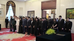 Lễ viếng và ghi sổ tang nguyên Chủ tịch nước Trần Đức Lương tại Đại sứ quán Việt Nam tại Trung Quốc