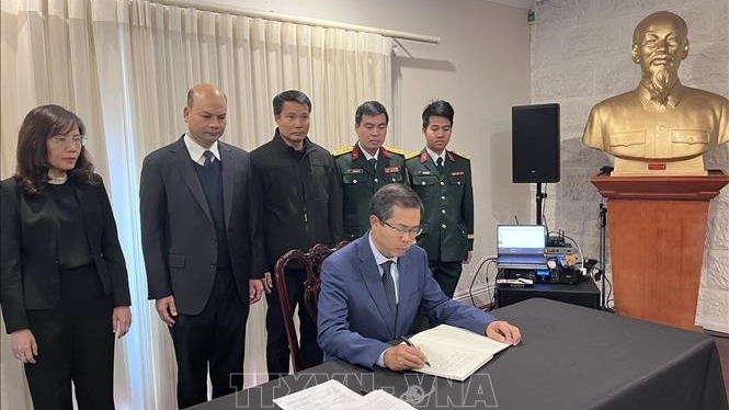 Đại sứ quán Việt Nam tại Australia mở sổ tang, tổ chức lễ viếng nguyên Chủ tịch nước Trần Đức Lương