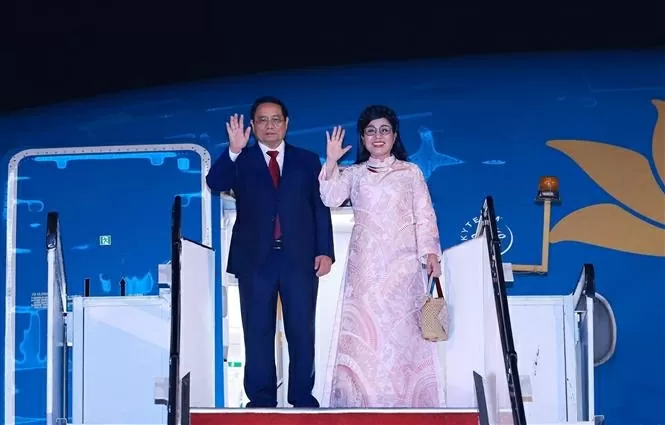 Thủ tướng Phạm Minh Chính và Phu nhân đến thủ đô Kuala Lumpur bắt đầu chuyến thăm chính thức Malaysia và tham dự Hội nghị Cấp cao ASEAN lần thứ 46. Ảnh: Dương Giang/TTXVN Thủ tướng Phạm Minh Chính và Phu nhân đến thủ đô Kuala Lumpur bắt đầu chuyến thăm chính thức Malaysia và tham dự Hội nghị Cấp cao ASEAN lần thứ 46. Ảnh: Dương Giang/TTXVN