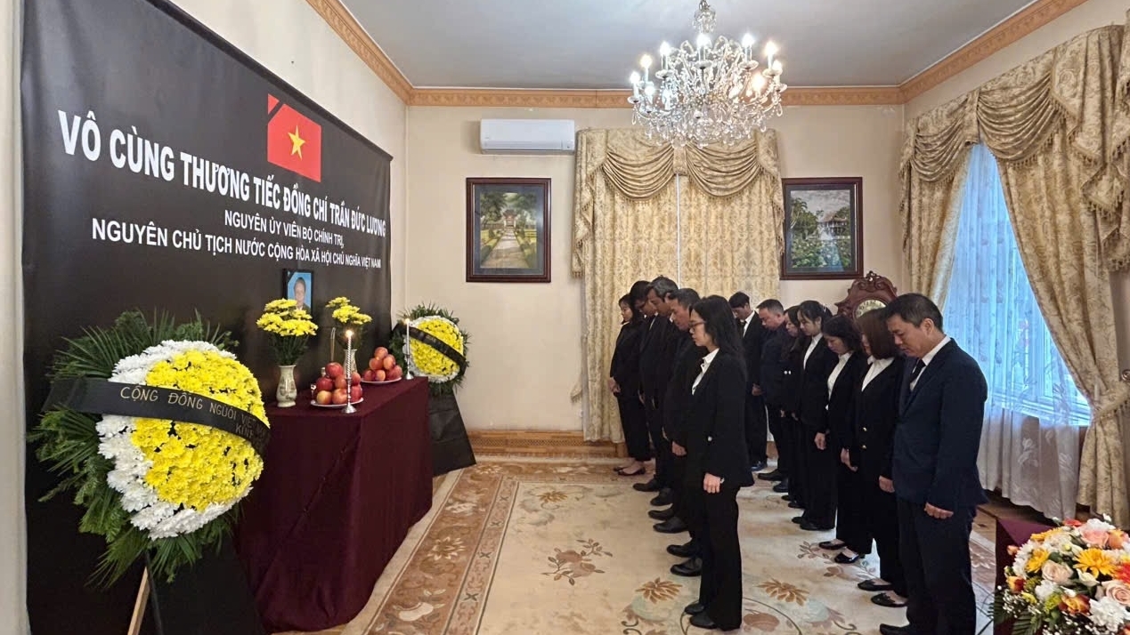 Lễ viếng và mở sổ tang nguyên Chủ tịch nước Trần Đức Lương tại Hungary